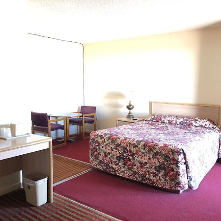 Sparks Deluxe Inn Motel מראה חיצוני תמונה