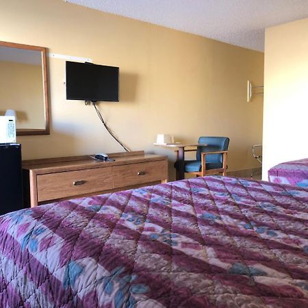 Sparks Deluxe Inn Motel מראה חיצוני תמונה