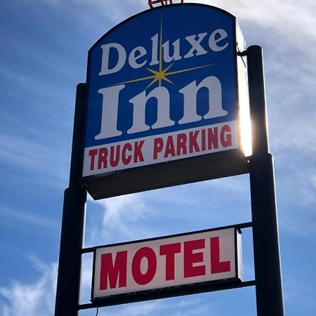 Sparks Deluxe Inn Motel מראה חיצוני תמונה