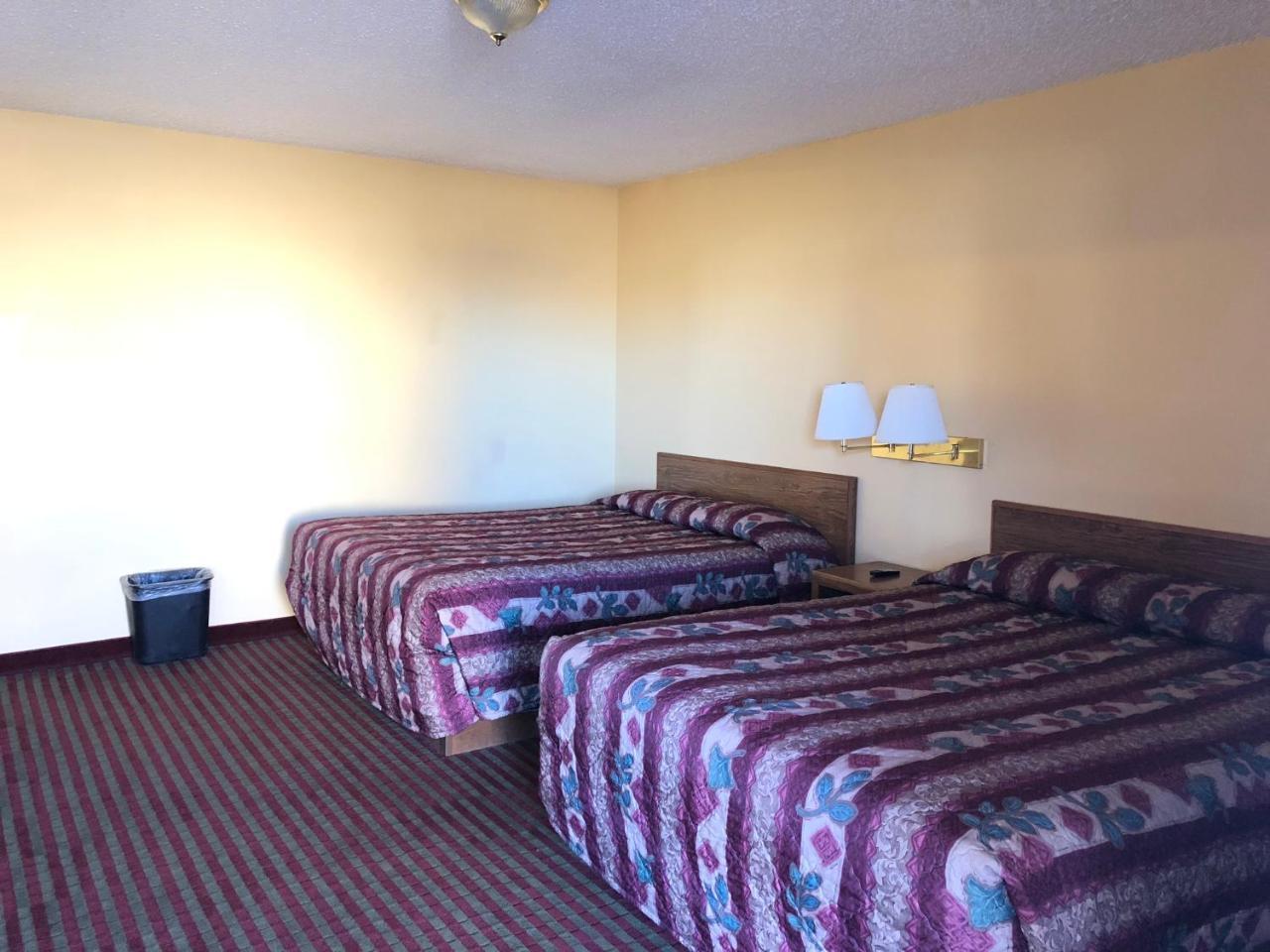 Sparks Deluxe Inn Motel מראה חיצוני תמונה