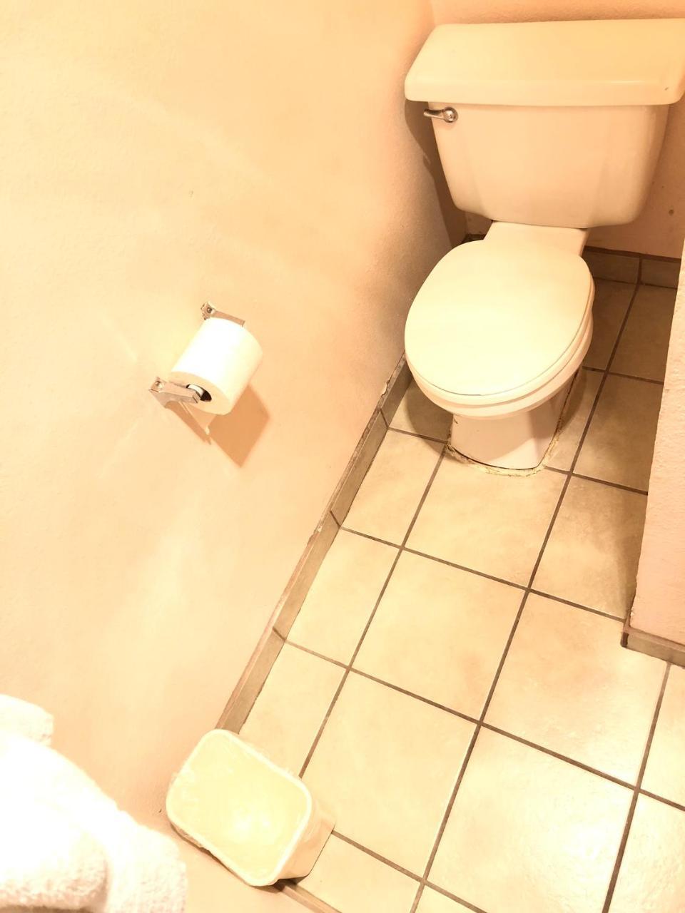 Sparks Deluxe Inn Motel מראה חיצוני תמונה